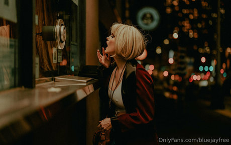 baisers lesbiens onlyfans belle érotique images