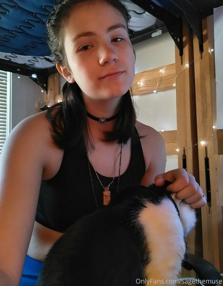 sagethemuse modèle joli des photos