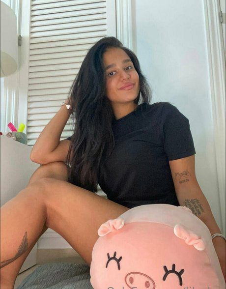 fans de gros seins asiatiques uniquement bien chaud photo