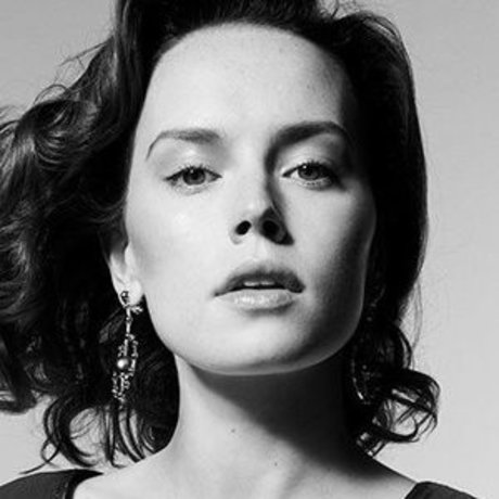 Daisy Ridley modèles nus image