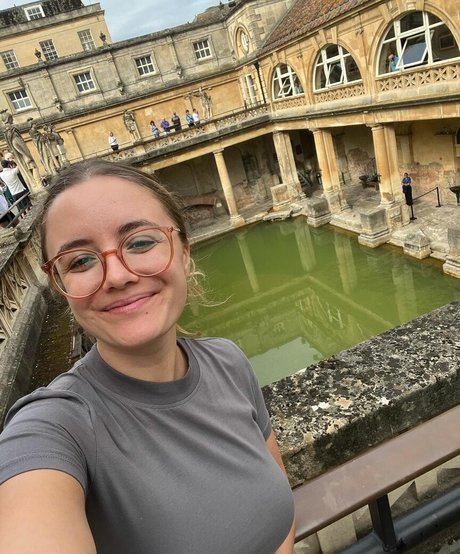 Adventures And Naps actrice de nus photos