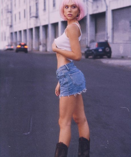 Alexis Ren haut modèle images