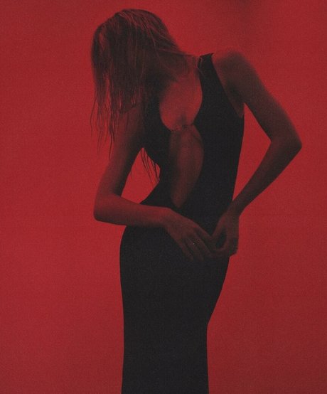 tatouages ​​blonds onlyfans parfait xxx image