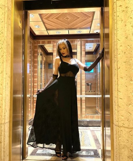 Laura Amuyus belle actrice photos