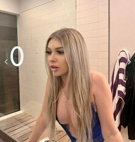 kira naughty actrice de nus galerie