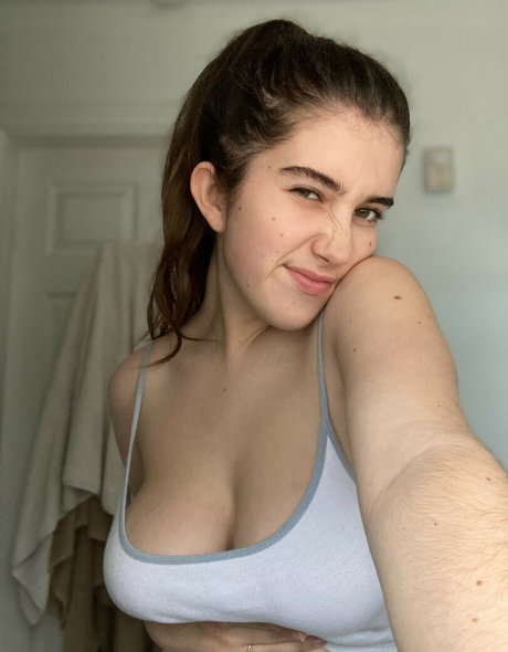 blonde aux gros seins onlyfans meilleur art img