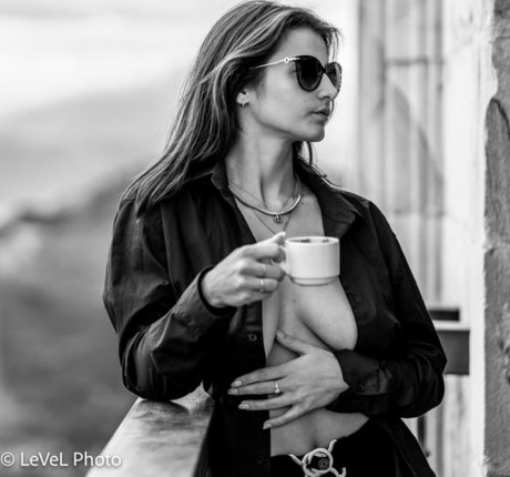 anna are_ modèle exclusif des photos