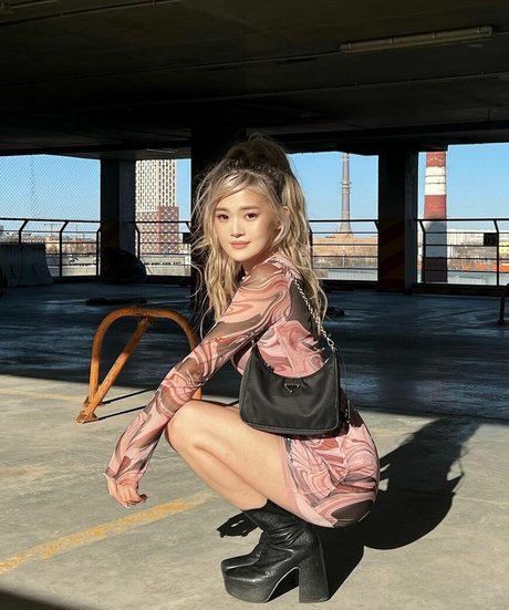 Kika Kim star du porno de haute qualité photo