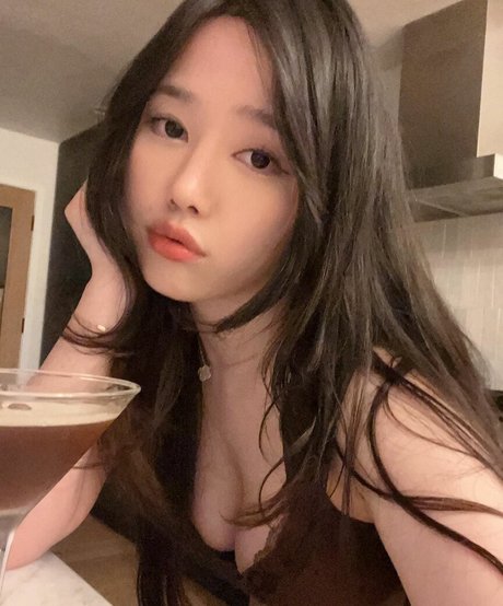 filles célèbres onlyfans haut hd images