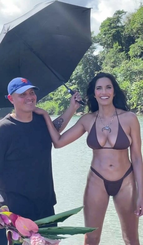 Padma Lakshmi haut étoile collection
