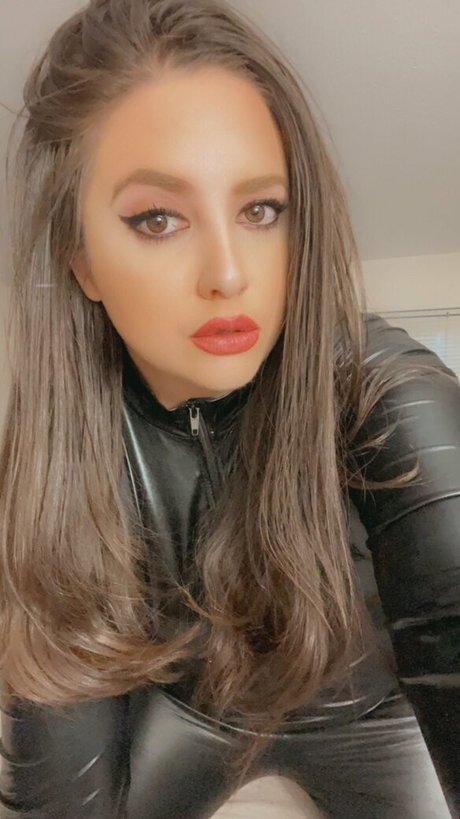 ava hadley beau modèle collection