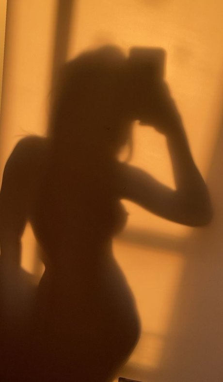 Arabella Kat nus star du porno des photos