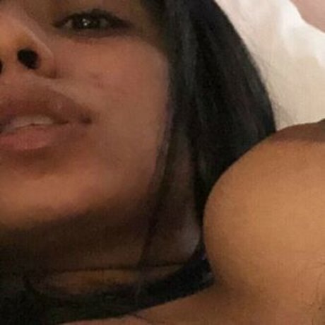 petits seins onlyfans bel art img