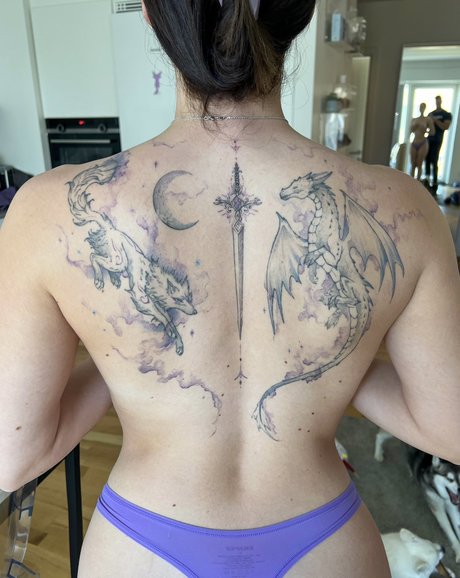 brunette onlyfans assez pornographique photo