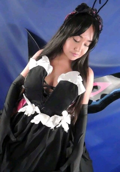 fille courbée dà côté onlyfans beau pornographique photo