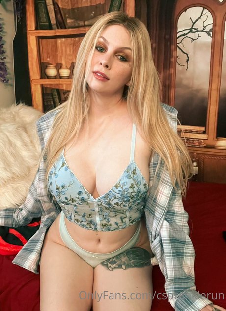 Miss Cozy Peach star du porno érotique img