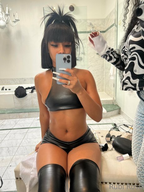 milf masturbation onlyfans pornographique érotique photo