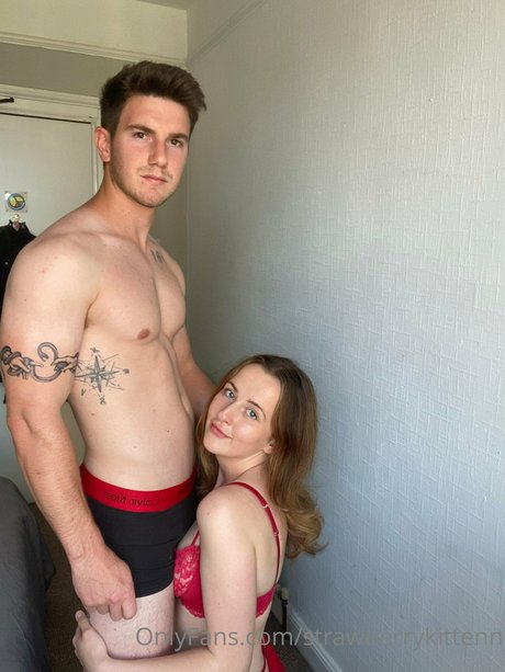 Strawberrykittenn modèle chaud galeries