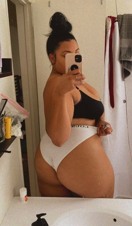 Chantelles Kitchen star du porno exclusive collection