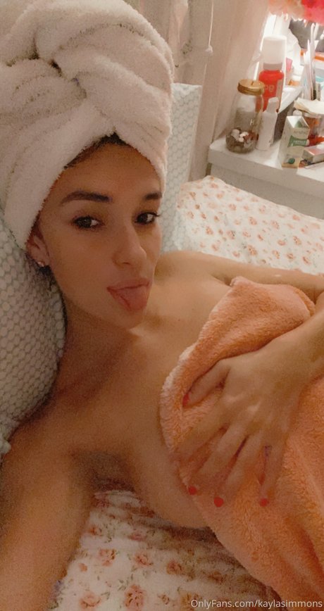 Kayla Simmons modèle artistique image