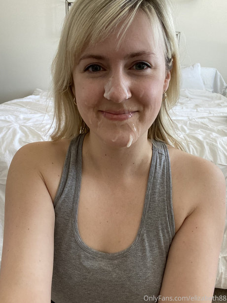 Liz XO_ star du porno gratuit img