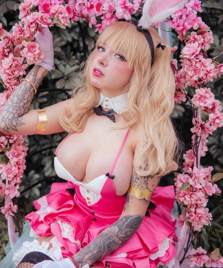 Hana Senpai modèle chaud img