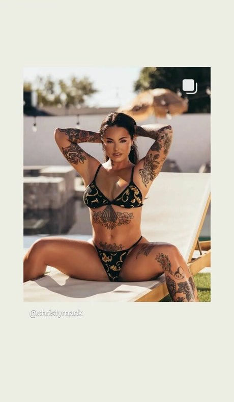 Christy Mack star du porno belle collection