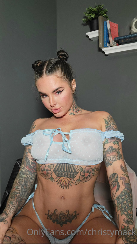 Christy Mack modèle nu image