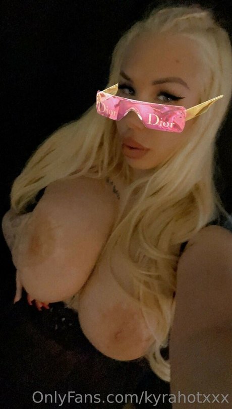 kyrahotxxx actrice porno image