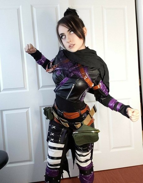 milf aux cheveux noirs onlyfans haut de gamme images