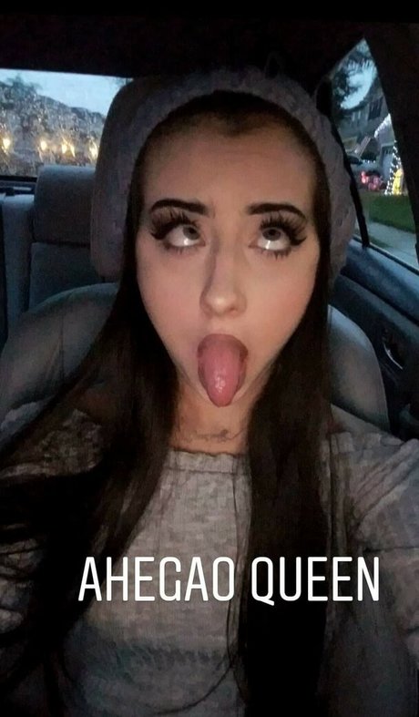 Karrigan Taylor star du porno en haute qualité image