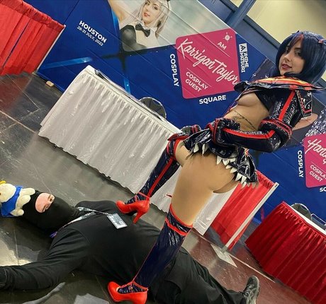 Karrigan Taylor haut modèle archive