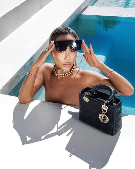 vieille milf onlyfans pornographique en haute définition archive