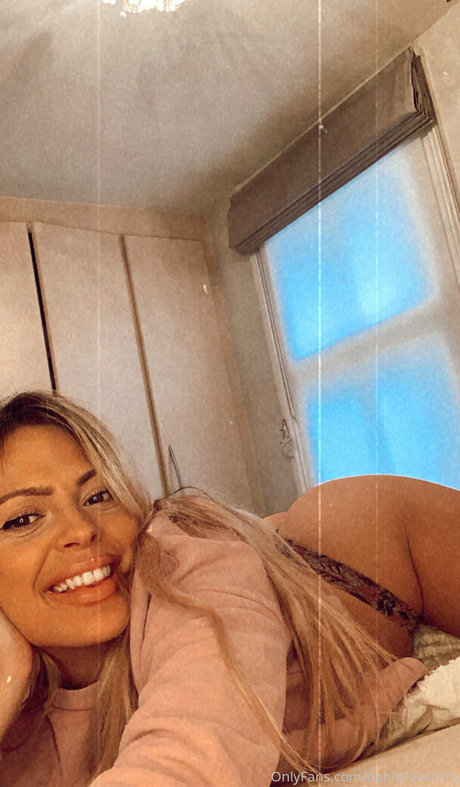 Danielle Sellers star du porno gratuit galeries