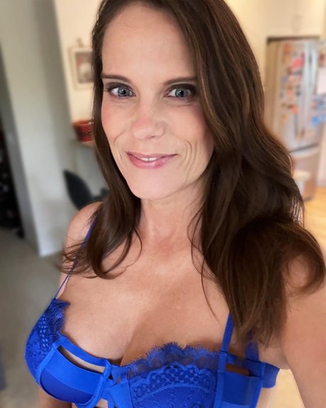 déshabillage onlyfans nus de haute qualité image