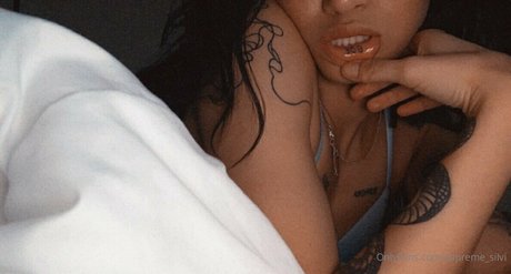 éjacule sur la langue onlyfans nu en haute qualité galeries