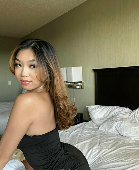 infirmière brune onlyfans érotique xxx archive