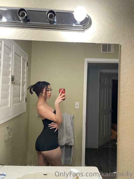 chaton courbé onlyfans belle définition photo