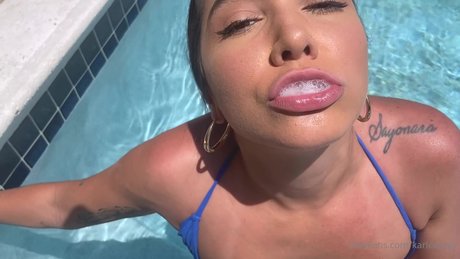 pieds de grand-mère uniquementfans haut nu images