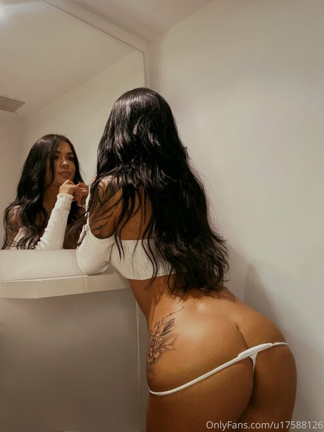 Lili Jones modèle meilleur galeries