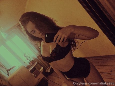 malinkaa98 modèle porno galeries