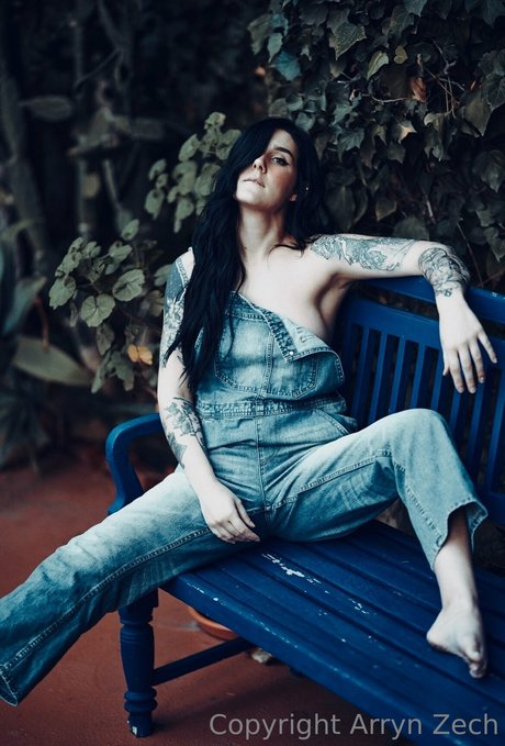 Arryn Zech actrice porno images