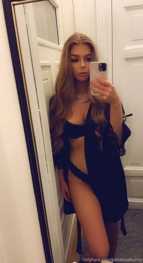 blonde aux gros seins onlyfans haut gratuit galeries