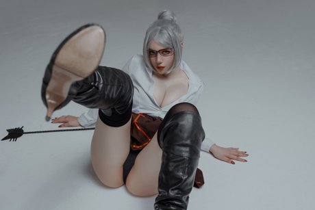 cosplay gros seins onlyfans chaud érotique img