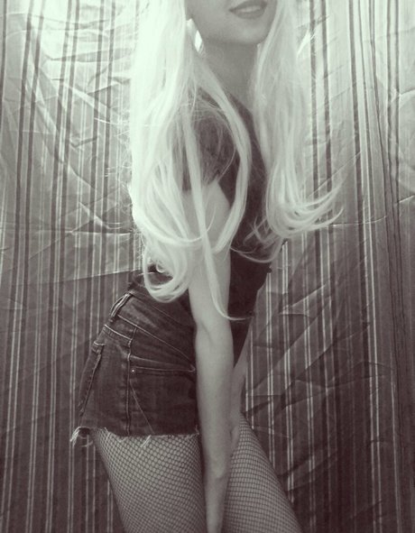 Little Emo Kitten actrice de sexe photos