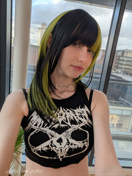 Little Emo Kitten actrice hd archive