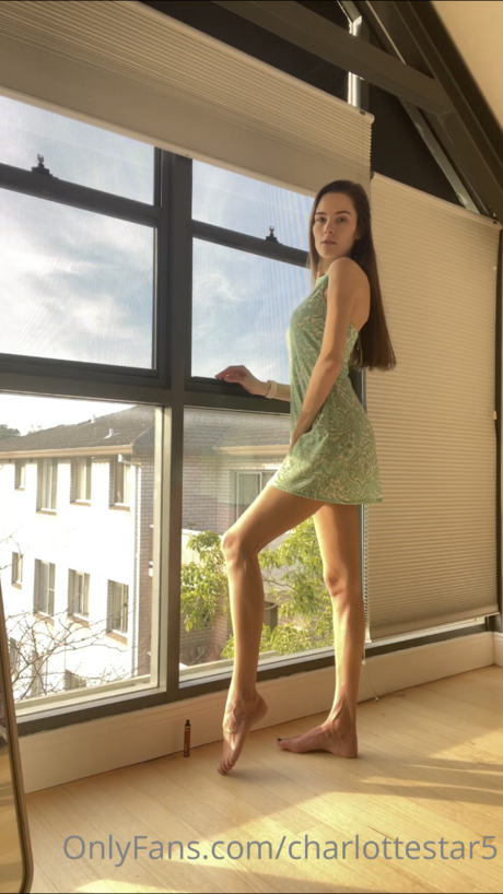 Charlotte Star star du porno en haute qualité galerie