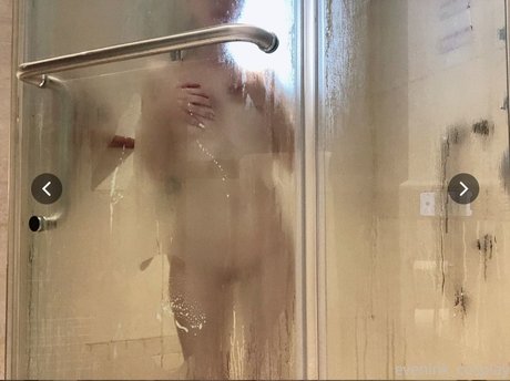 rousse aux gros seins onlyfans érotique parfait images