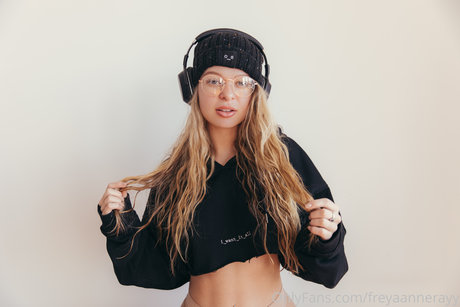 grand-mère onlyfans gratuit sympa des photos