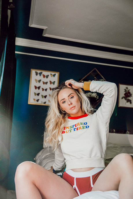 bbw gothique uniquementfans érotique de haute qualité des photos